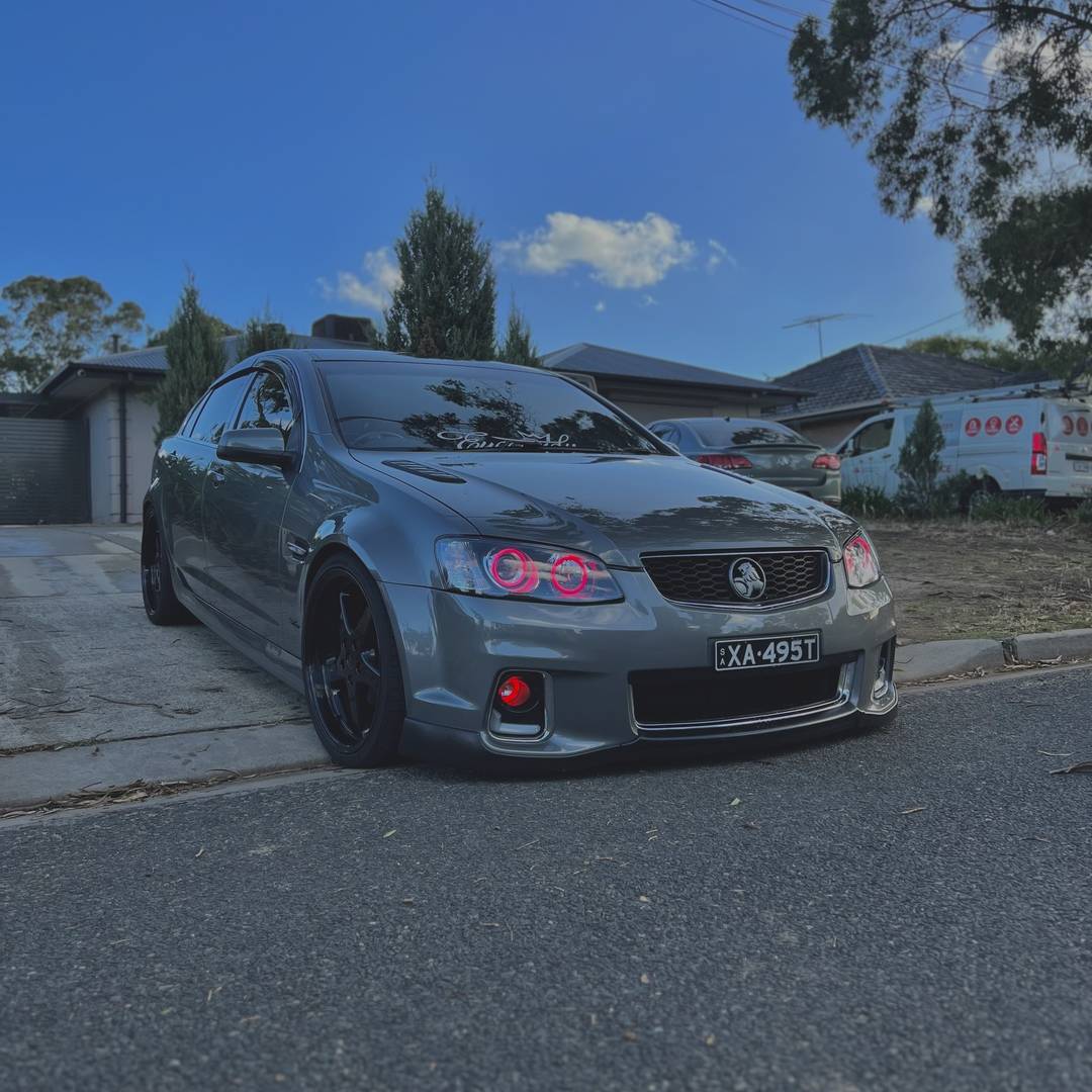 Holden VE Series 2 Red Headlight and Fog lights