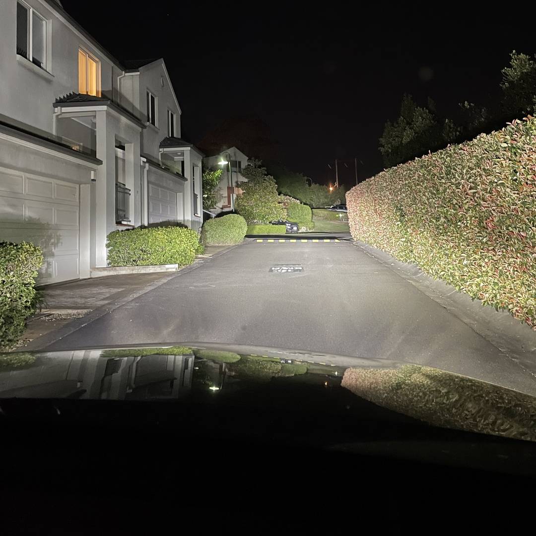 LED headlight globe light pattern