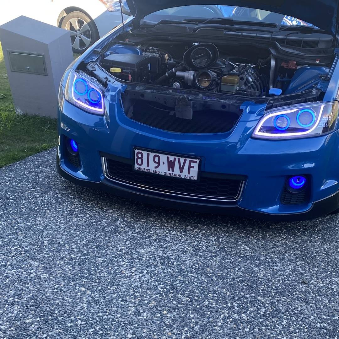 Holden VE Series 1 Fog Lights with blue LED angel eye halo lights by Spectrum